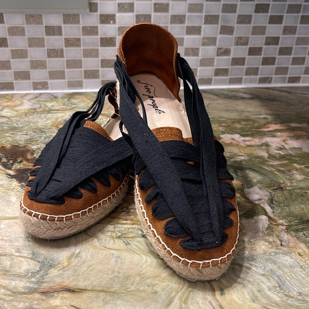 Free People Chestnut Suede Ribbon Espadrilles size 40, never worn